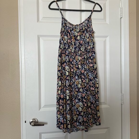 ModCloth Keyhole knee length Floral dress Size Large - Picture 3 of 13